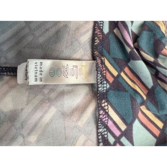 LulaRoe tall and curvy leggings - Picture 3 of 8